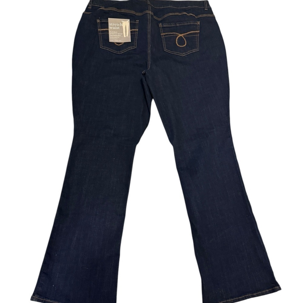 FLEXIBLE STRETCH WAIST TECHNOLOGY ENSURES A PERFECT.
GAP-FREE